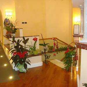Otel Dina